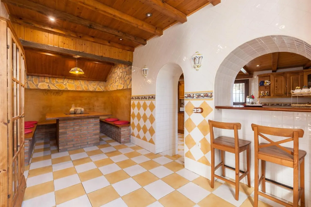Masia Can Trabal Olerdola